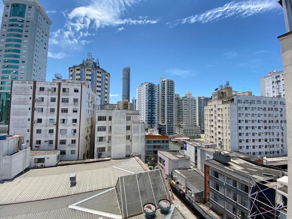 Jgd94 - Ao Lado Do Calcadao, Climatizado, Wi-Fi Lägenhet Balneário Camboriú Exteriör bild