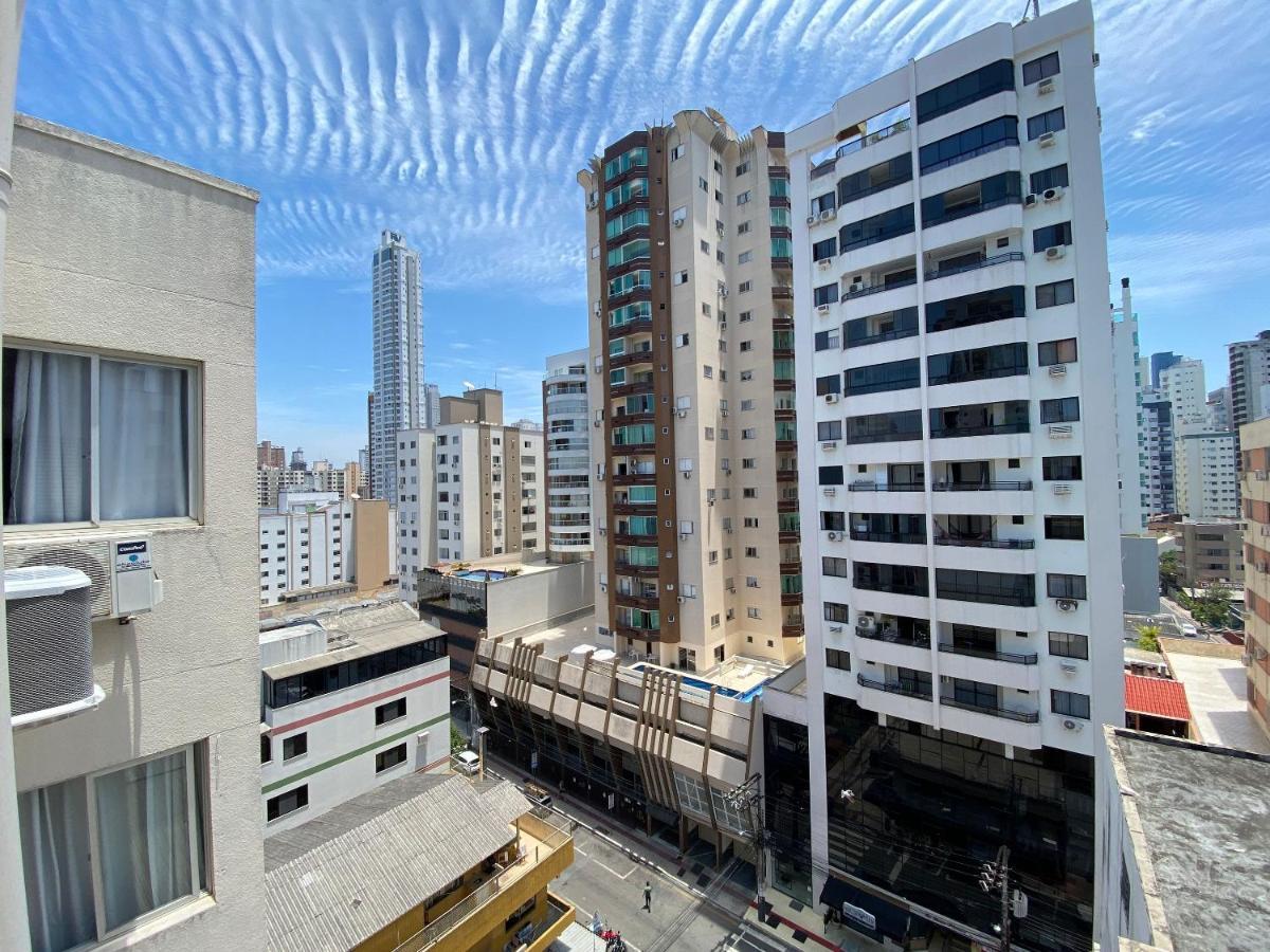 Jgd94 - Ao Lado Do Calcadao, Climatizado, Wi-Fi Lägenhet Balneário Camboriú Exteriör bild